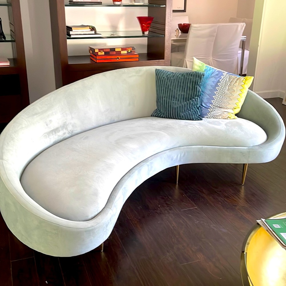 Sofá Jonatha Adler / model: ether curved sofa